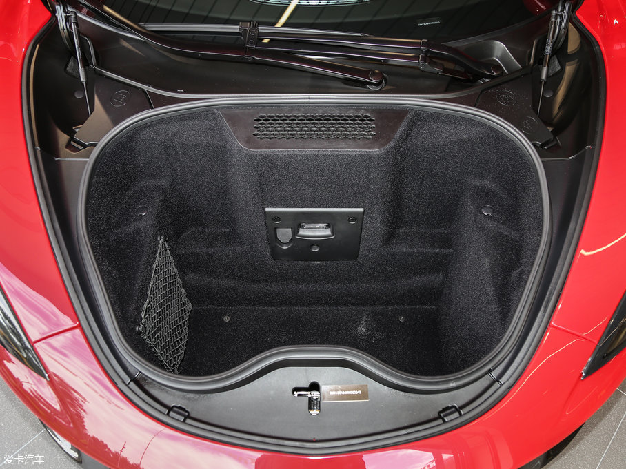 2016���~�P��570GT 3.8T ������