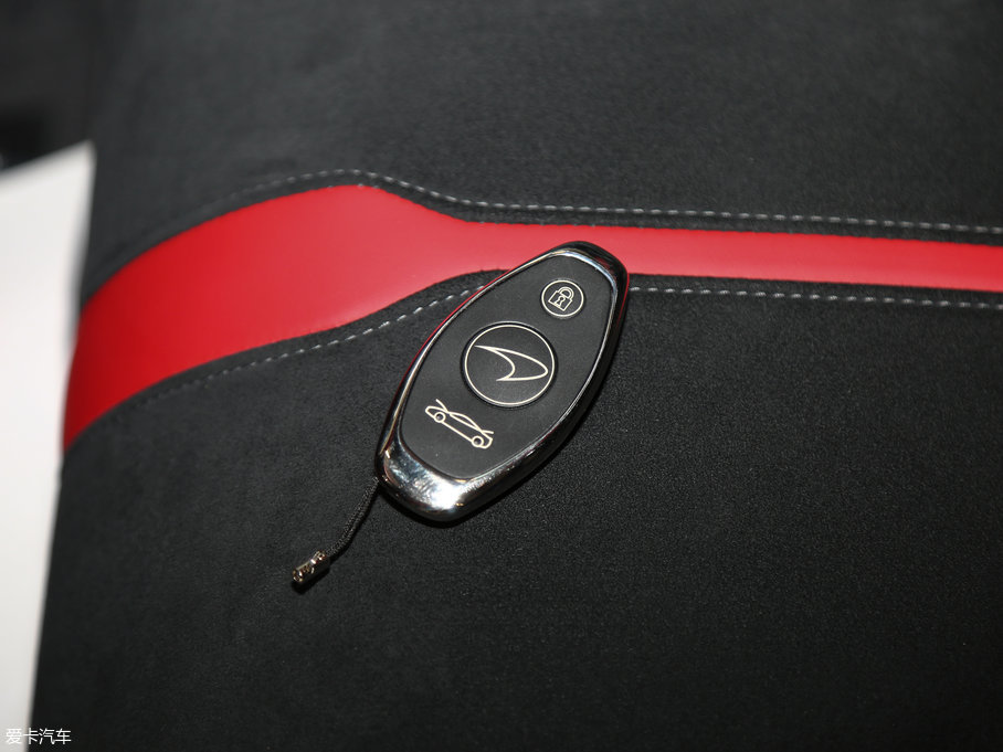 2016���~�P��570GT 3.8T ������