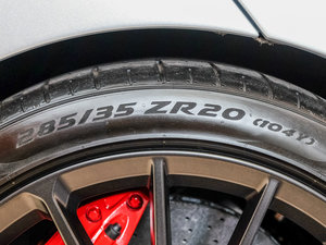 2016款3.8T 基本型 轮胎尺寸