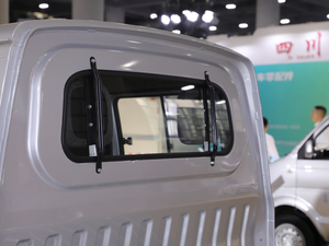 2020款1.5L 双排标准型 细节外观
