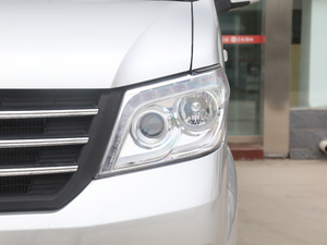 2020款1.6L 标准型 国VI 大灯