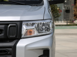 2021款2.0L 超牛加长版LV1 大灯