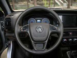2021款2.0L 超牛加长版LV1 方向盘
