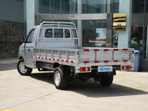 2021款1.6L 真牛版LV0 左后45度