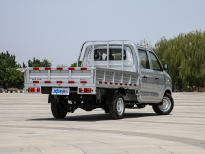 2021款2.0L 超牛加长版LV1 整体外观