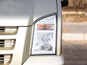 2012款1.4L 手动创业II型 大灯