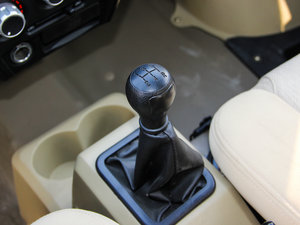 2012款1.4L 手动创业II型 换挡杆