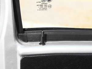 2015款1.1L 2.7m瓦楞货箱AF11-05 空间座椅