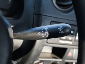 2015款1.1L 2.7m瓦楞货箱AF11-05 中控区