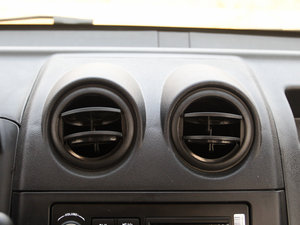 2015款1.1L 2.7m瓦楞货箱AF11-05 空调出风口