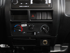 2015款1.1L 2.7m瓦楞货箱AF11-05 空调调节