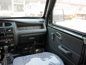 2011款1.0L 基本型AF10-06 中控区