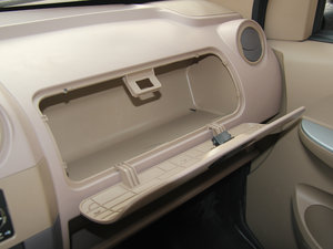 2011款1.3L 基本型加长版BG13-20 手套箱