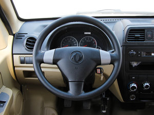 2012款1.4L 手动舒适型 方向盘