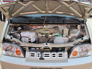 2011款1.0L 手动标准版 其它
