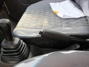 2011款1.0L 手动标准版 中控区