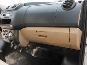 2012款1.3L 手动舒适版 空间座椅