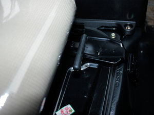 2012款1.3L 手动舒适版 空间座椅