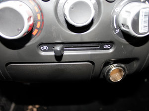 2012款1.3L 手动舒适版 中控区