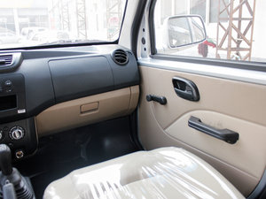 2012款1.3L 手动舒适版 中控区
