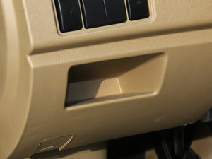 2015款1.5L 基本型 DK15-06 空间座椅
