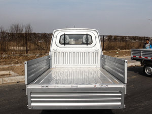 2015款1.2L 标准型DK12-05 行李厢空间