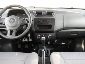 2015款1.2L 标准型DK12-05 中控台