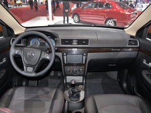 2015款1.3T 手动豪华型 柴油 中控区