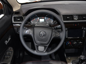 2015款1.3T 手动豪华型 柴油 中控区