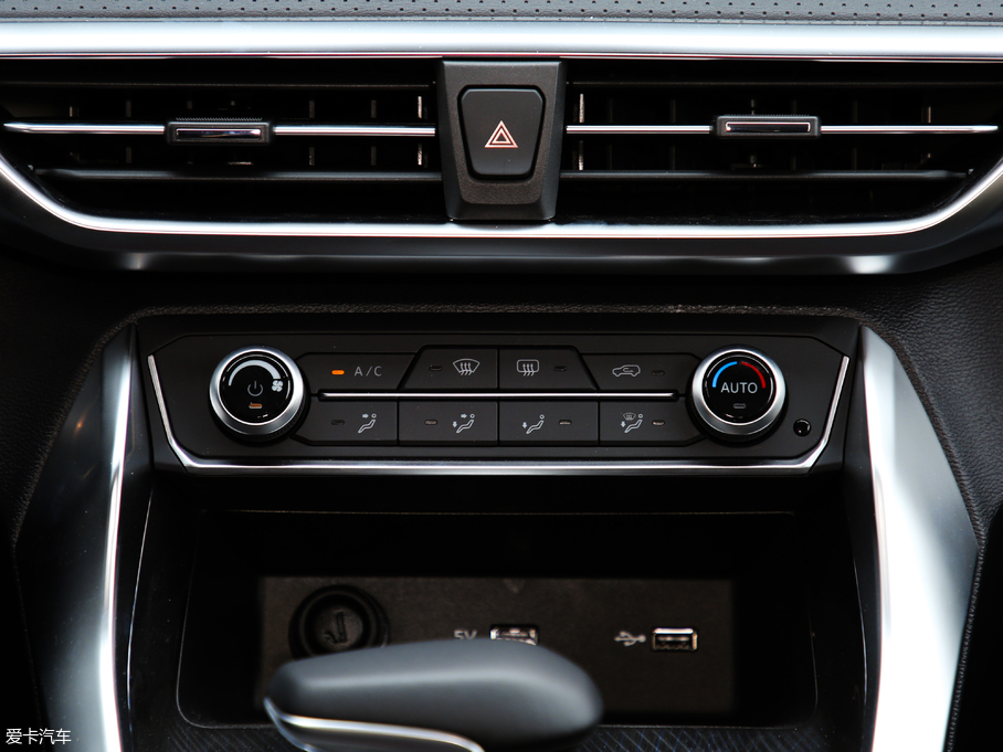 2019ͨMAXUS G50 1.5TGI Ԅ(dng)A 7 V