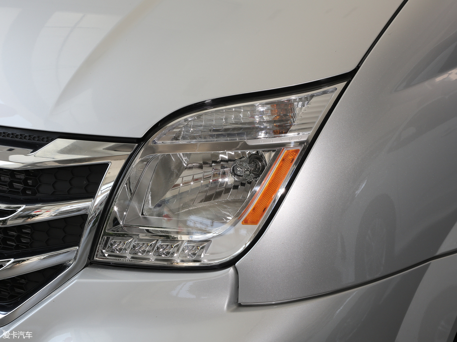 2019ͨMAXUS V80 Plus VAN܇ 2.0T ԄӶS 6