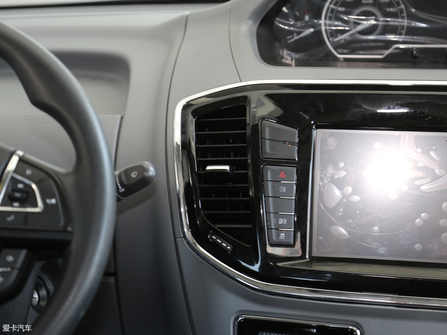 2019ͨMAXUS V80 Plus VAN܇ 2.0T ԄӶS 6