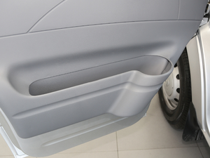 2019Plus VAN܇ 2.0T ԄӶS 6 ǰTg