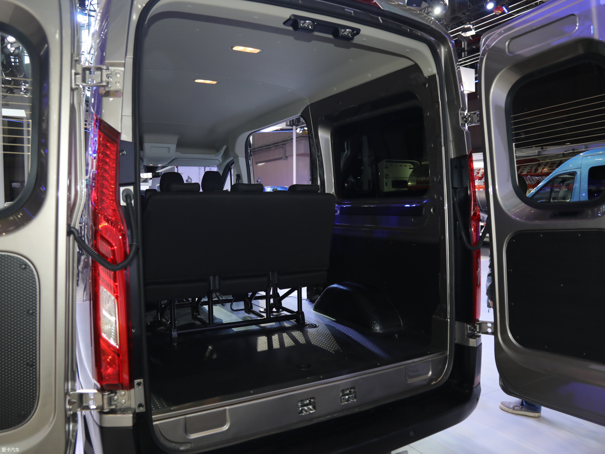 0t 手动长轴高顶 7座 2020款上汽大通maxus v90 运杰版 2.0t 手动
