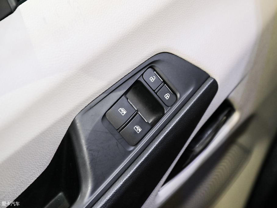 2019����;V90 ���_(d��) 2.0T �քӺ��(q��)���L�S��� 15��