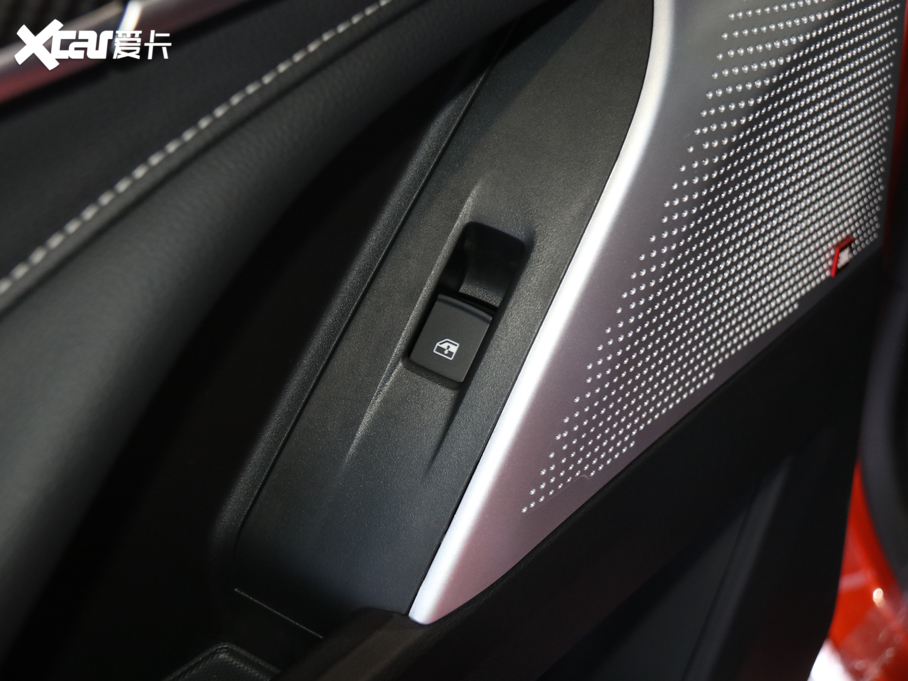 2020ͨMAXUS D90 Pro 2.0T 򌕳 7 