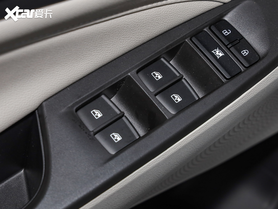 2020��������ͨMAXUS EUNIQ 5 ����� 6/7��