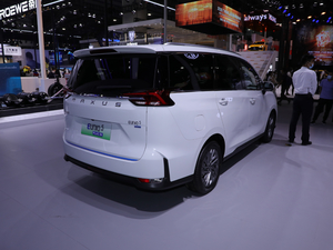 2020��PLUG IN ���A�� ���w���^