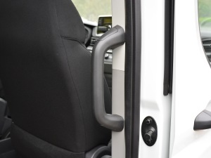 2020款运杰版 2.0T 手动长轴高顶 7座 空间座椅