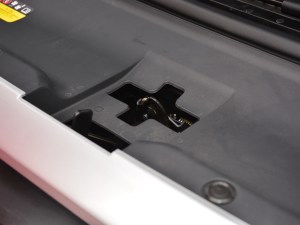 2020款运杰版 2.0T 手动长轴高顶 7座 其它