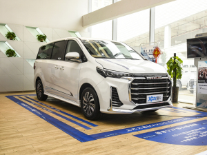 2021PLUS 2.0T Ԅ ǰ45