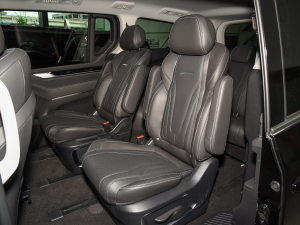 2021Ŀ PLUS 2.0T ԄӺA  