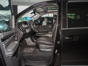 2021Ŀ PLUS 2.0T ԄӺA  ǰſg