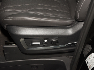 2021Ŀ PLUS 2.0T ԄӺA  {{