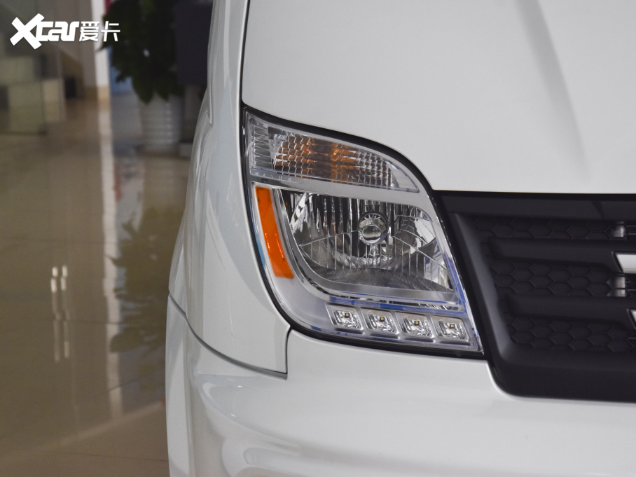 2021ͨMAXUS V80 \ͨ 2.0T LS 7-9 VI