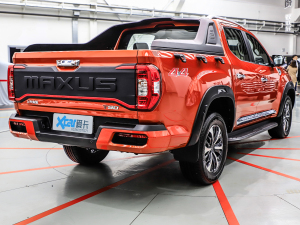 2021款双增压 2.0T 自动四驱豪华型 长箱 整体外观