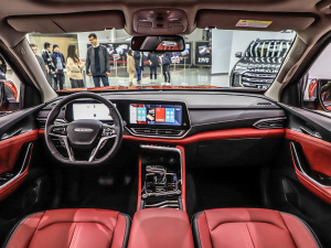 2021款双增压 2.0T 自动四驱豪华型 长箱 内饰全景