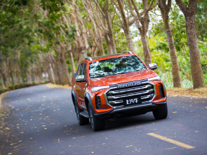 2021款双增压 2.0T 自动两驱旗舰型 标箱 整体外观