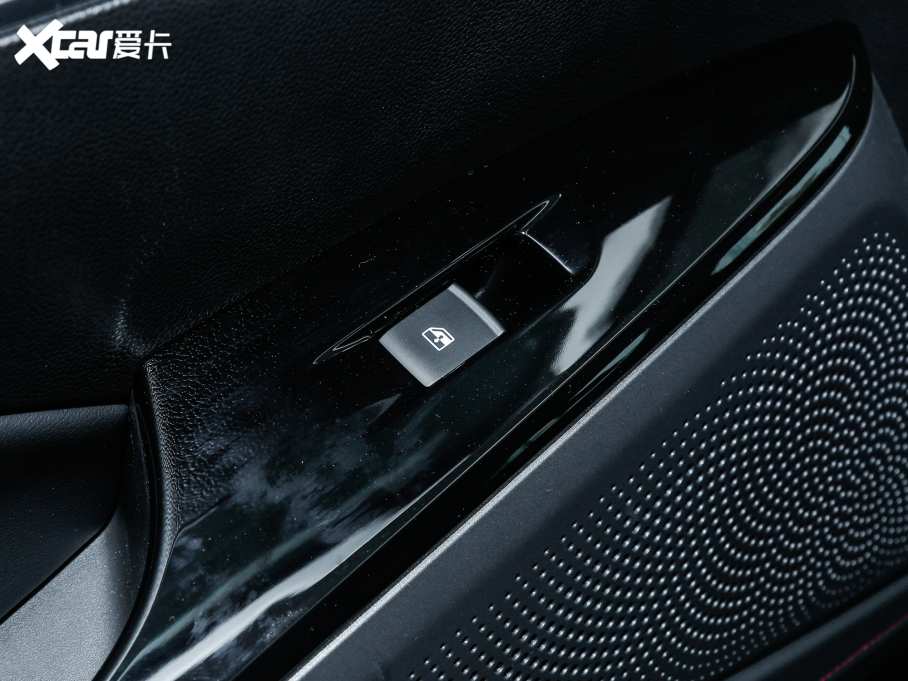 2021��������ͨMAXUS  EUNIQ 6 1.3T PLUG IN LITE ������