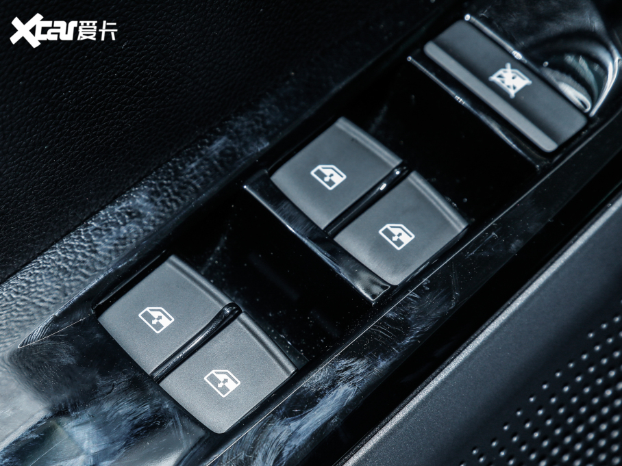 2021��������ͨMAXUS  EUNIQ 6 1.3T PLUG IN LITE ������